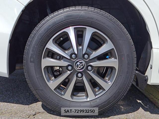 Toyota ESQUIRE 2018-11 8099034-11