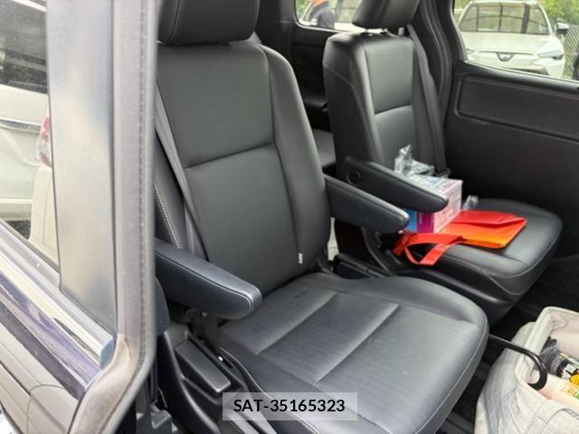 Toyota ESQUIRE 2017-06 8099042-11
