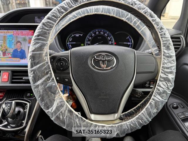 Toyota ESQUIRE 2017-06 8099042-15