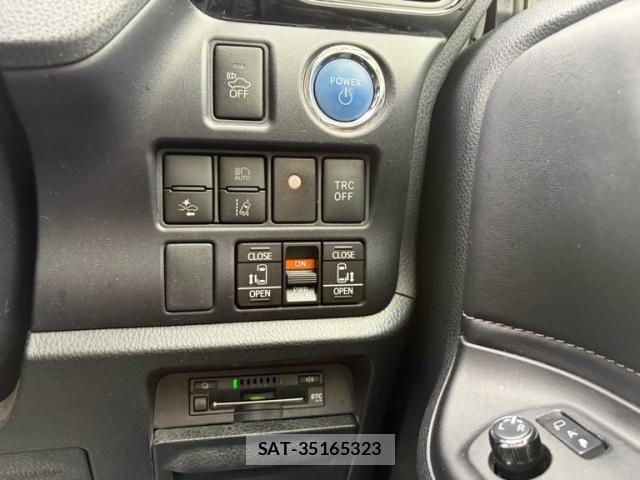 Toyota ESQUIRE 2017-06 8099042-18