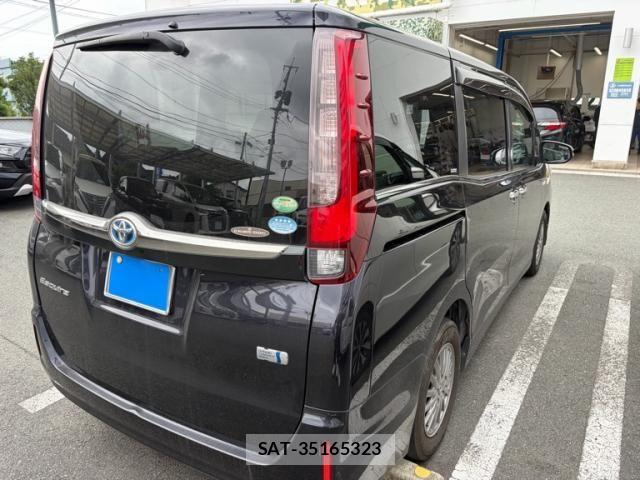 Toyota ESQUIRE 2017-06 8099042-3