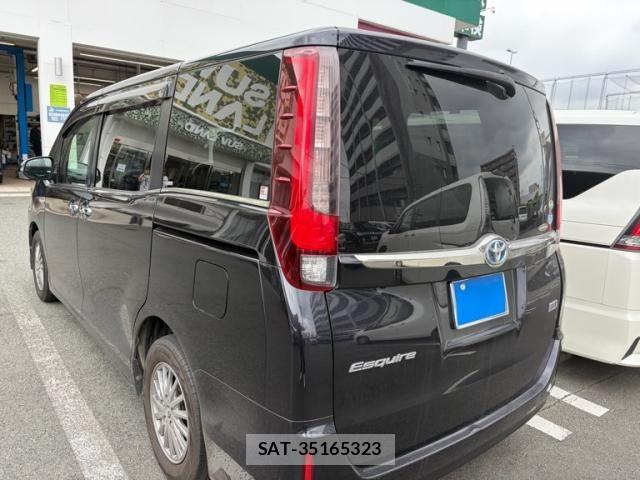 Toyota ESQUIRE 2017-06 8099042-4