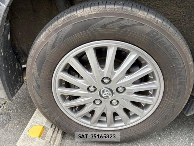 Toyota ESQUIRE 2017-06 8099042-7