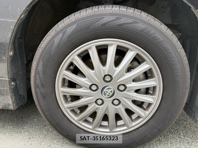 Toyota ESQUIRE 2017-06 8099042-8