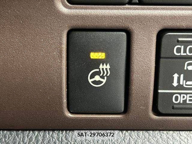Toyota ESQUIRE 2018-06 8129951-9