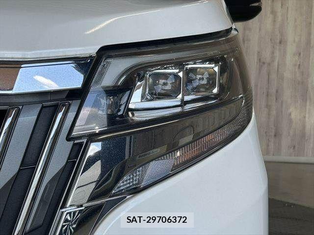 Toyota ESQUIRE 2018-06 8129951-26