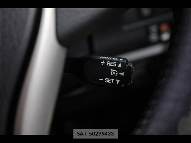 Toyota ESQUIRE 2015-08 8158386-6