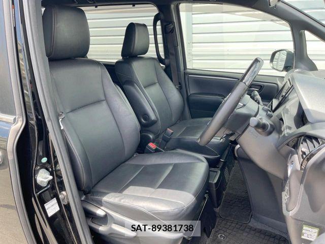 Toyota ESQUIRE 2016-12 8207434-7