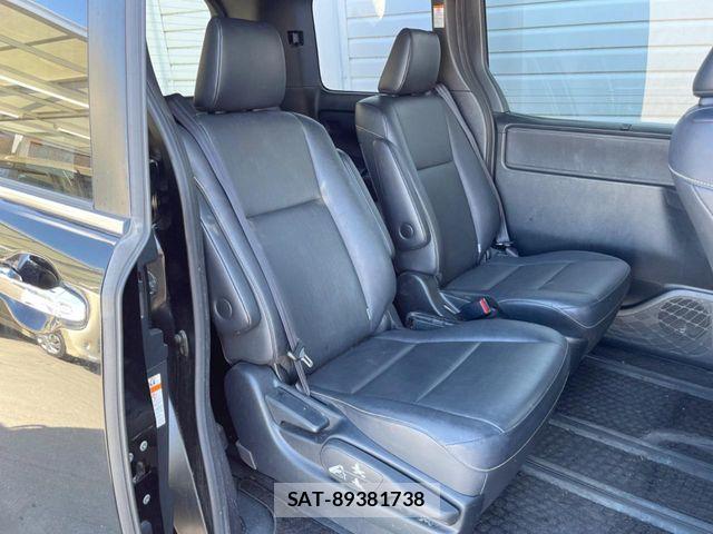 Toyota ESQUIRE 2016-12 8207434-8
