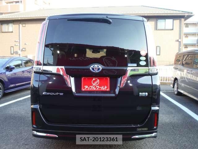 Toyota ESQUIRE 2017-09 8207431-9