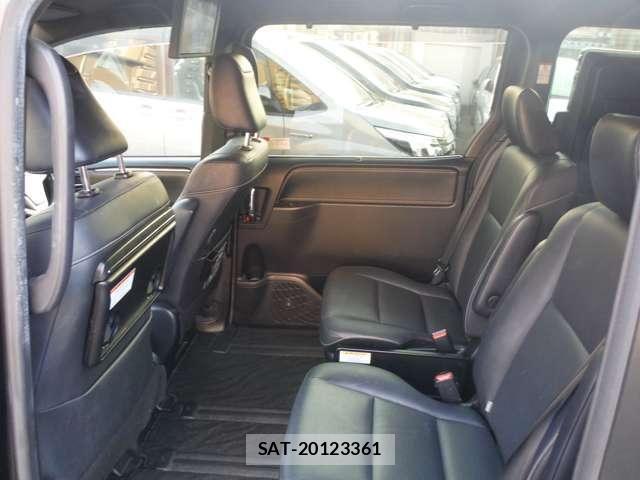 Toyota ESQUIRE 2017-09 8207431-14