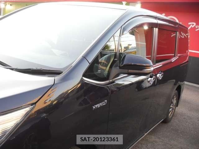 Toyota ESQUIRE 2017-09 8207431-6