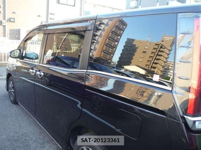 Toyota ESQUIRE 2017-09 8207431-8