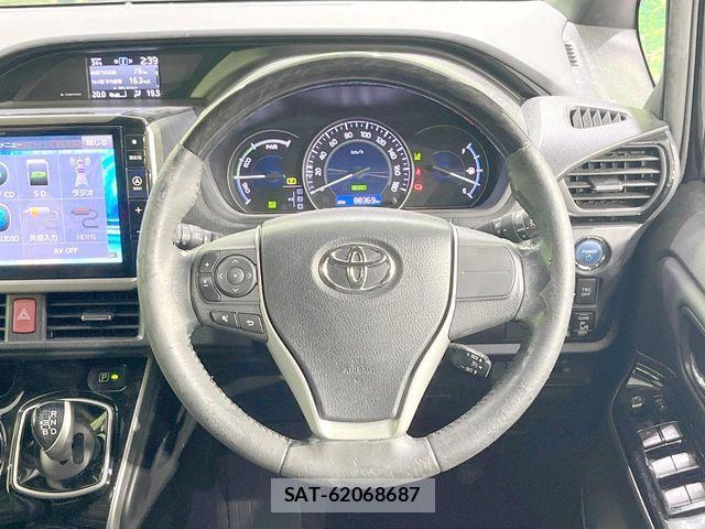 Toyota ESQUIRE 2017-07 8207430-11