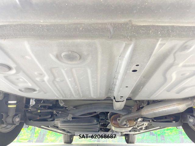 Toyota ESQUIRE 2017-07 8207430-18