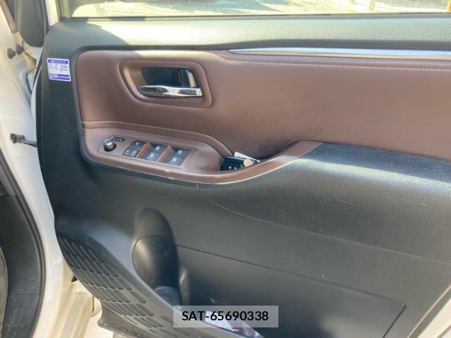 Toyota ESQUIRE 2015-03 8207436-13