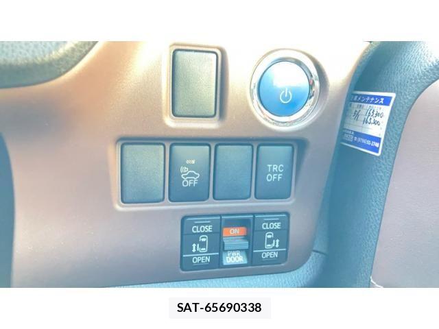 Toyota ESQUIRE 2015-03 8207436-20