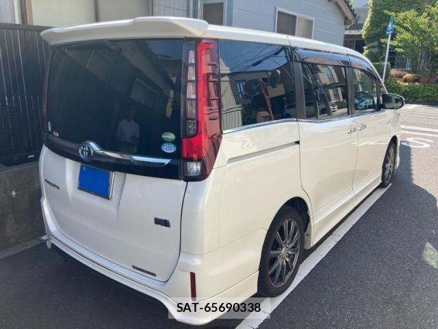 Toyota ESQUIRE 2015-03 8207436-3