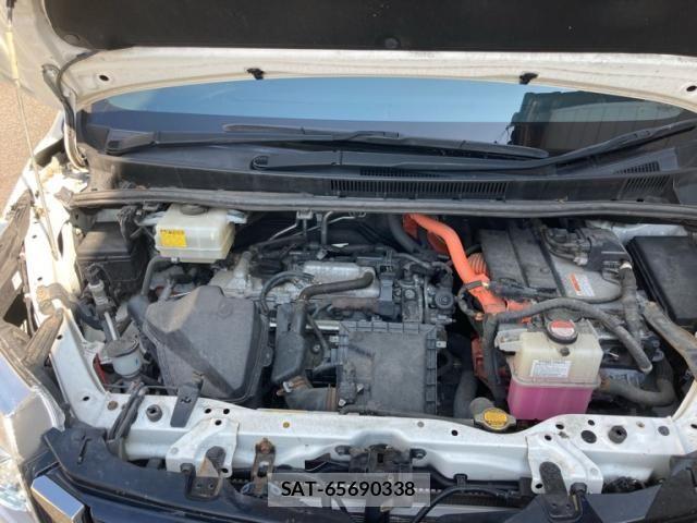 Toyota ESQUIRE 2015-03 8207436-6