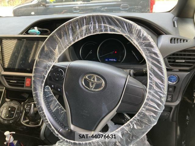 Toyota ESQUIRE 2015-06 8229854-14