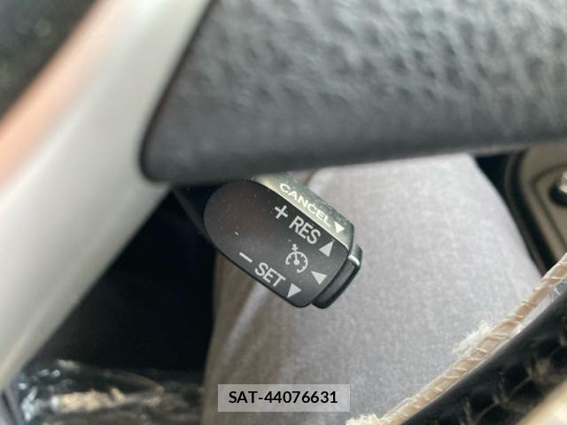 Toyota ESQUIRE 2015-06 8229854-15