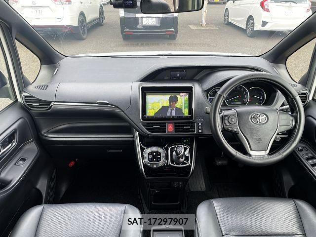 Toyota ESQUIRE 2015-07 8229847-1