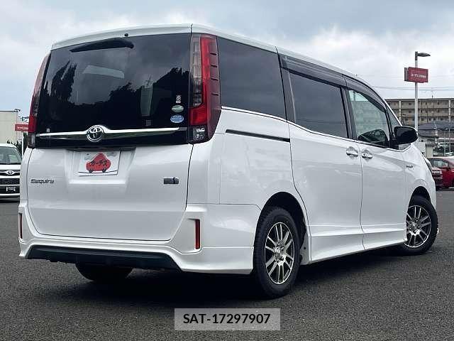 Toyota ESQUIRE 2015-07 8229847-2