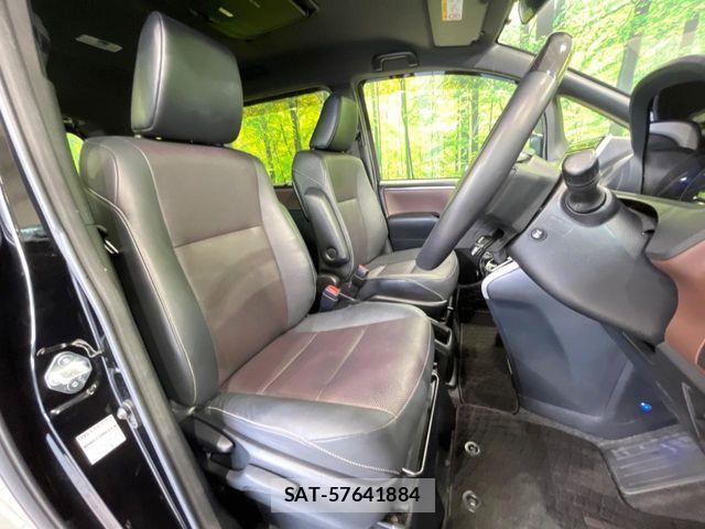 Toyota ESQUIRE 2020-03 8245156-7
