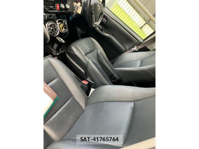 Toyota ESQUIRE 2015-01 8245158-9