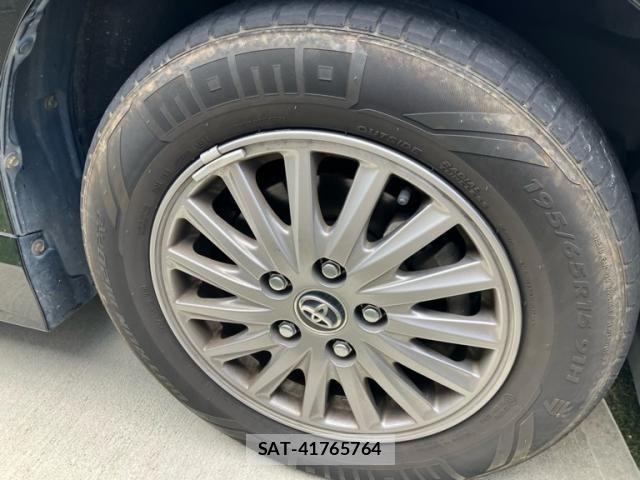 Toyota ESQUIRE 2015-01 8245158-3