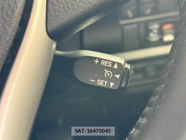 Toyota ESQUIRE 2019-11 8245154-6
