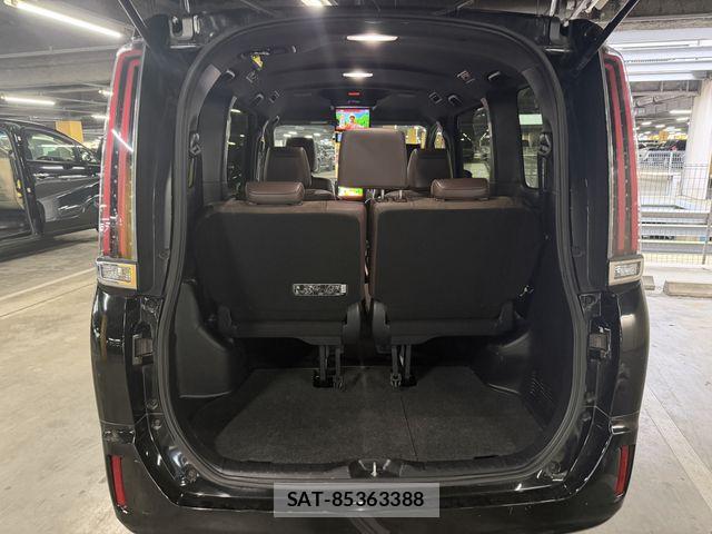 Toyota ESQUIRE 2018-05 8314343-11