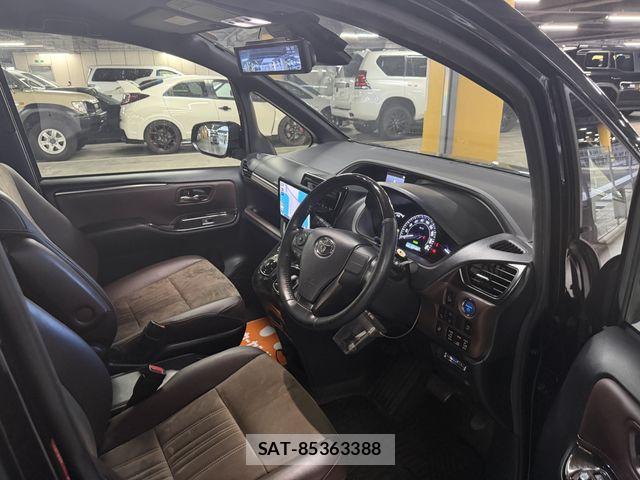 Toyota ESQUIRE 2018-05 8314343-1