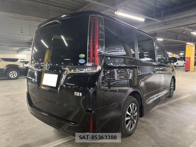 Toyota ESQUIRE 2018-05 8314343-4