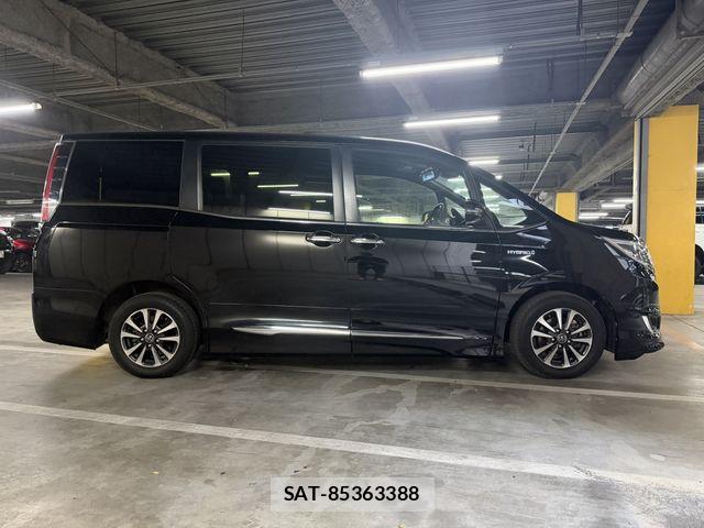 Toyota ESQUIRE 2018-05 8314343-8