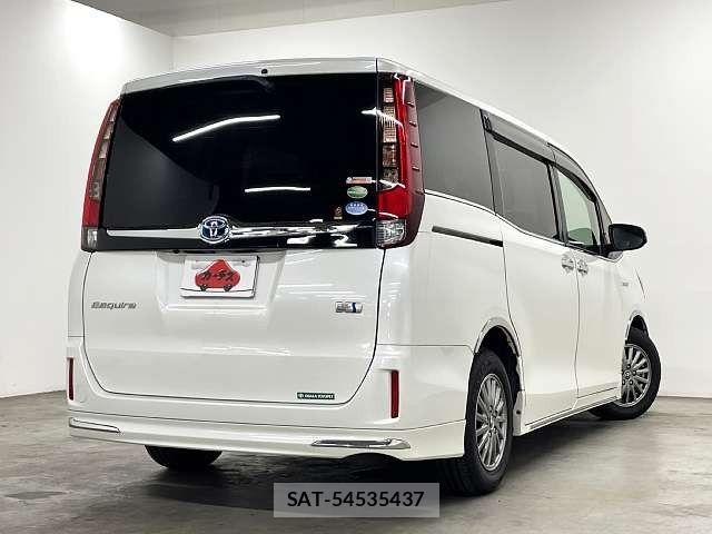Toyota ESQUIRE 2015-02 8314338-2