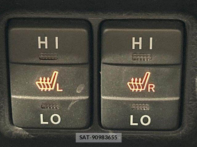 Toyota ESQUIRE 2016-11 8335738-6