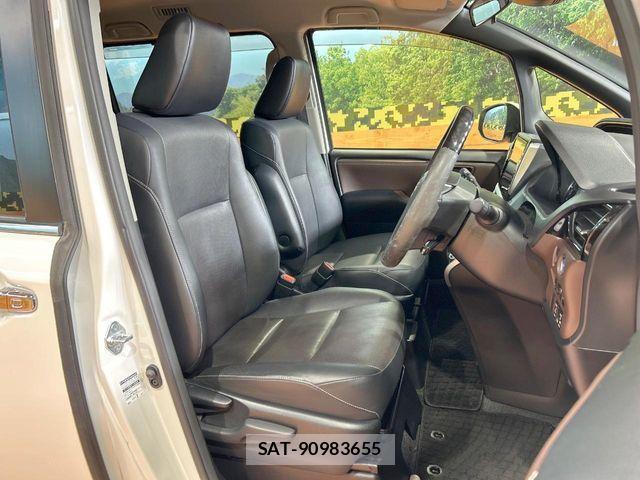 Toyota ESQUIRE 2016-11 8335738-7