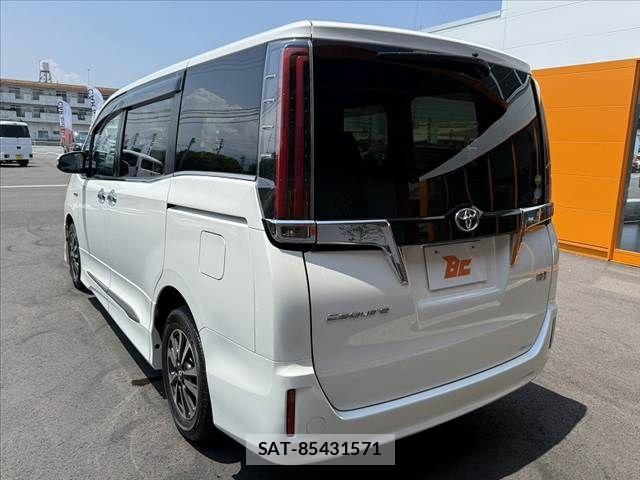 Toyota ESQUIRE 2018-06 8335744-12