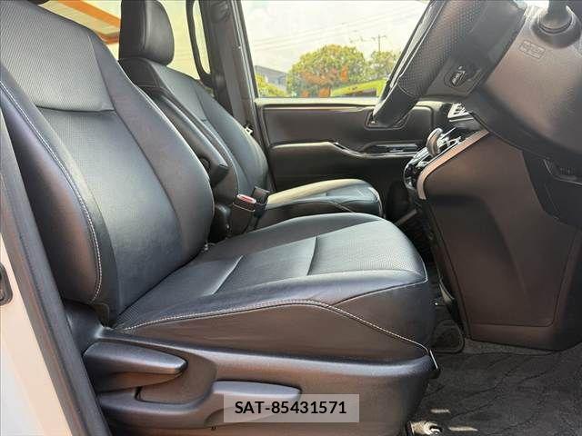 Toyota ESQUIRE 2018-06 8335744-15