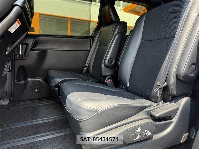 Toyota ESQUIRE 2018-06 8335744-18