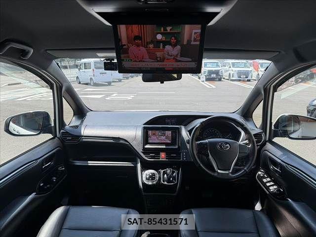 Toyota ESQUIRE 2018-06 8335744-1