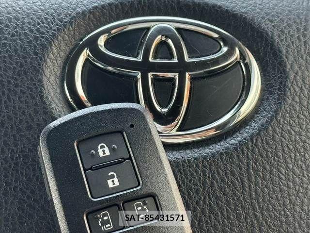 Toyota ESQUIRE 2018-06 8335744-22
