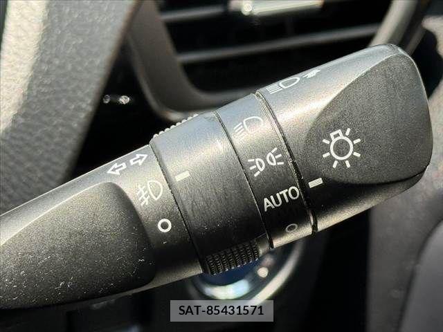 Toyota ESQUIRE 2018-06 8335744-26
