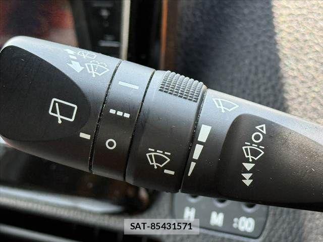 Toyota ESQUIRE 2018-06 8335744-27