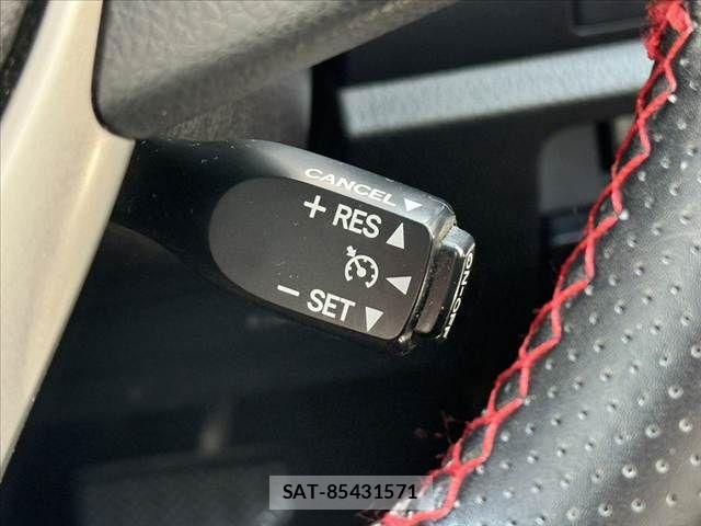 Toyota ESQUIRE 2018-06 8335744-6