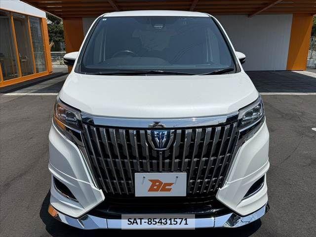Toyota ESQUIRE 2018-06 8335744-8