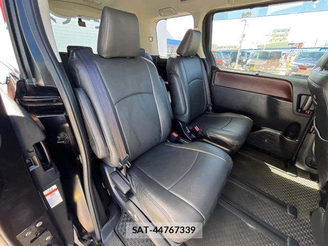 Toyota ESQUIRE 2017-03 8335741-9