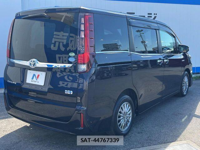 Toyota ESQUIRE 2017-03 8335741-17