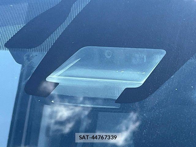 Toyota ESQUIRE 2017-03 8335741-3